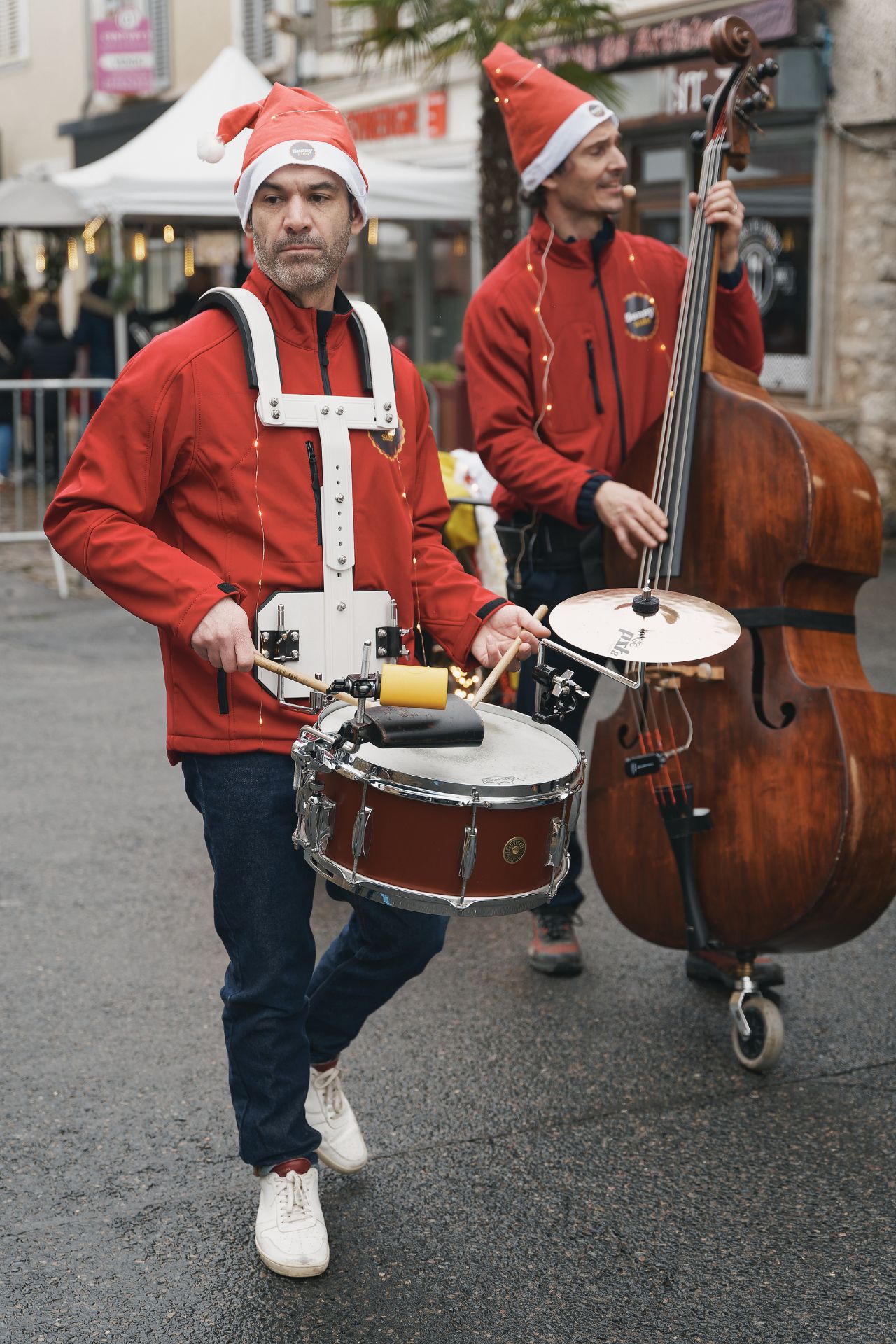 fanfare festive et dansante, déambulation marché de noël, seine et marne, essonne