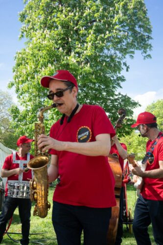 fanfare festive en déambulation musicale, seine et marne, loiret